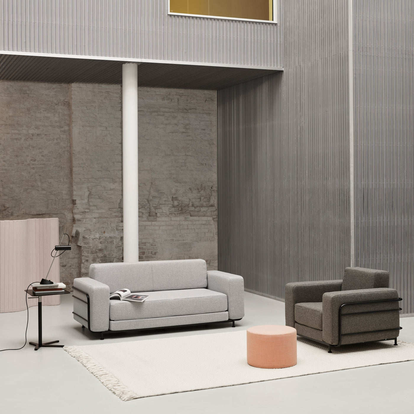 Softline Silver Sofa Ambiente